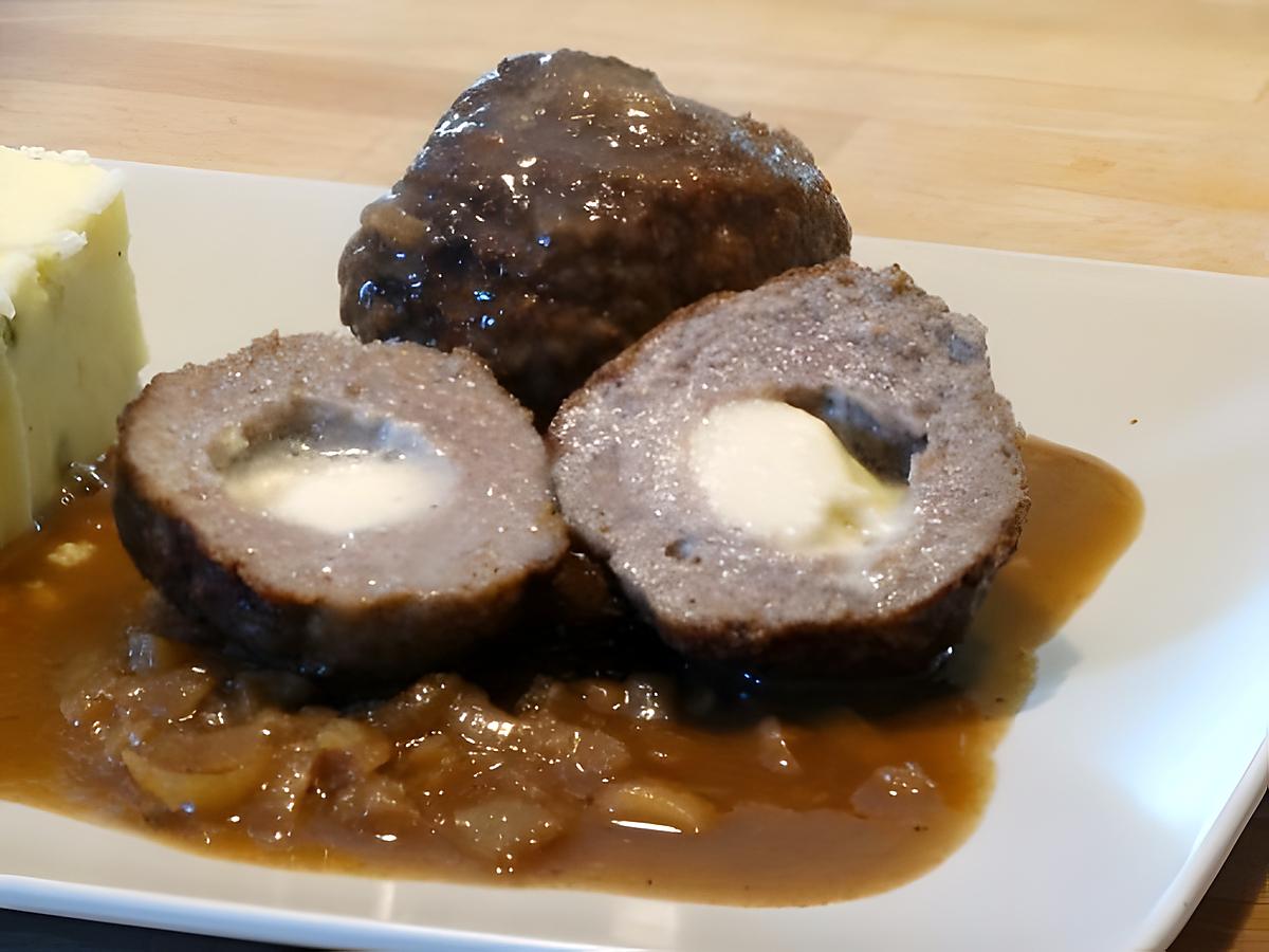 recette Boulettes de Hachis Farcies à la Mozzarella,  Sauce à la Liégeoise