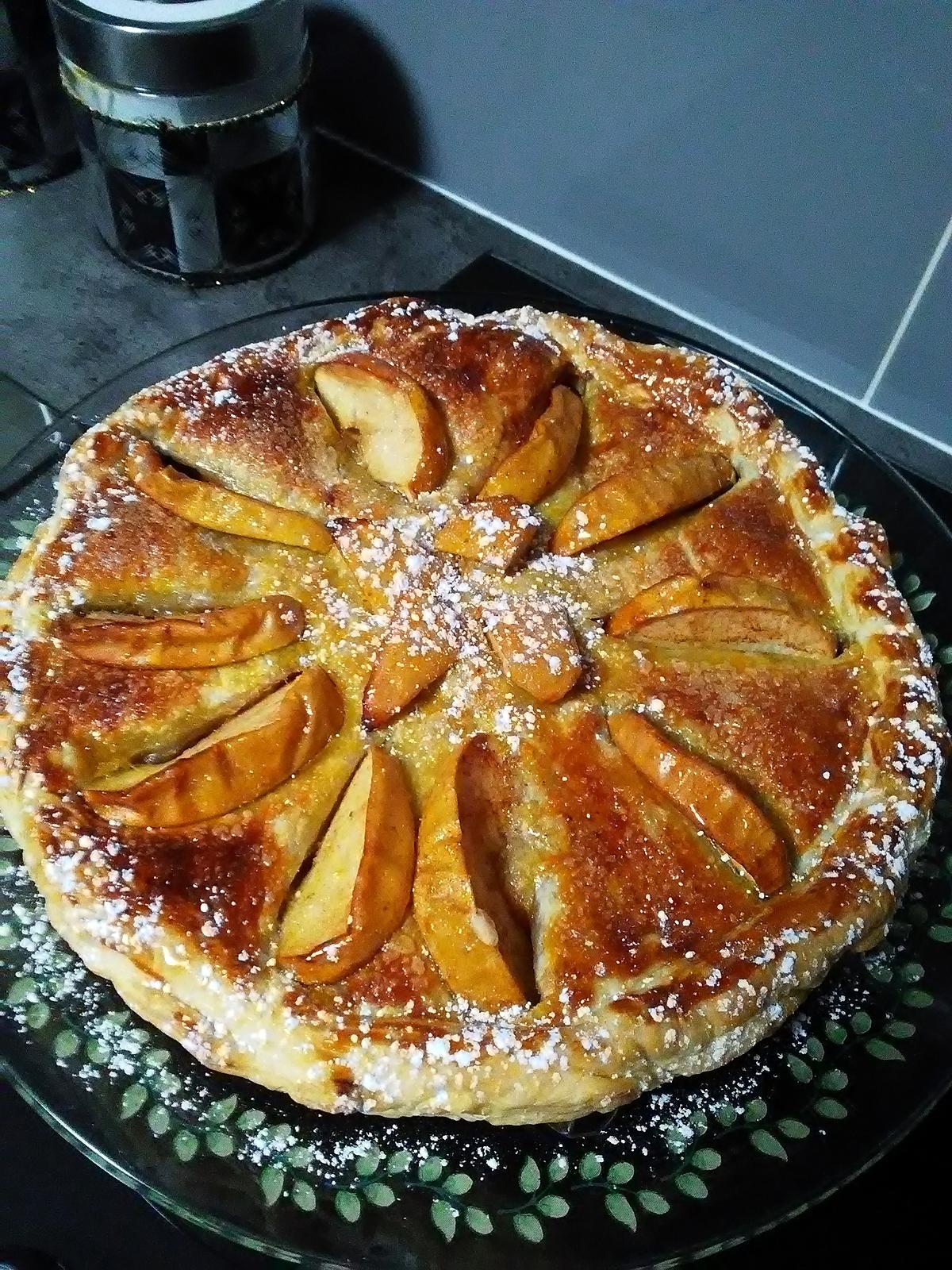 recette La meilleure mi- tourte mi- tarte  aux pommes , poires et spéculoos    ..Découvrez cette bombe de tarte !