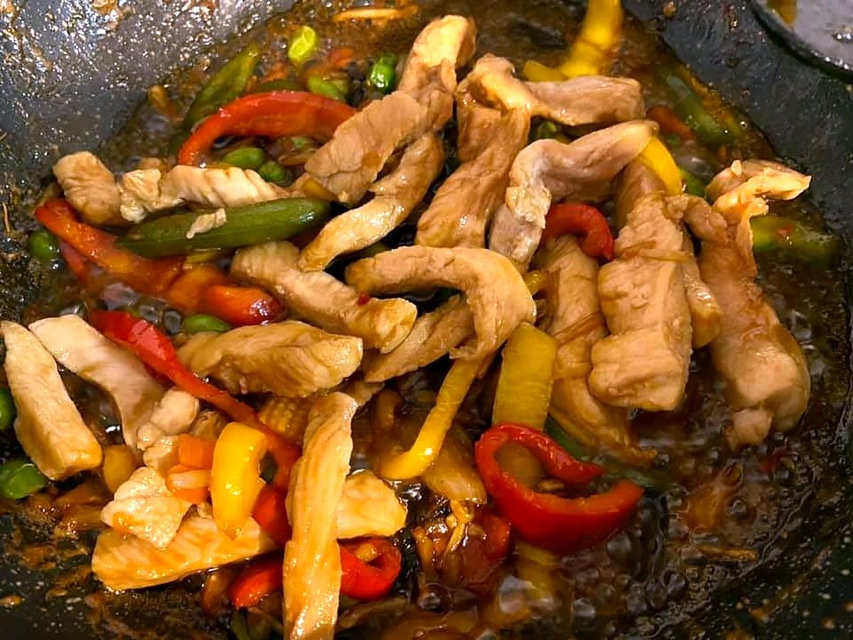 recette NOUILLES SAUTÉES  AU POULET