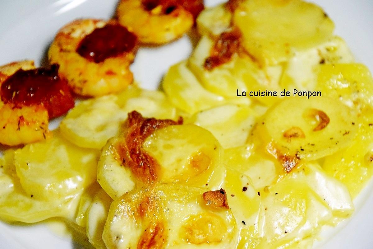 recette Gratin dauphinois (sans précuisson) servi avec des brochettes de scampis et chorizo