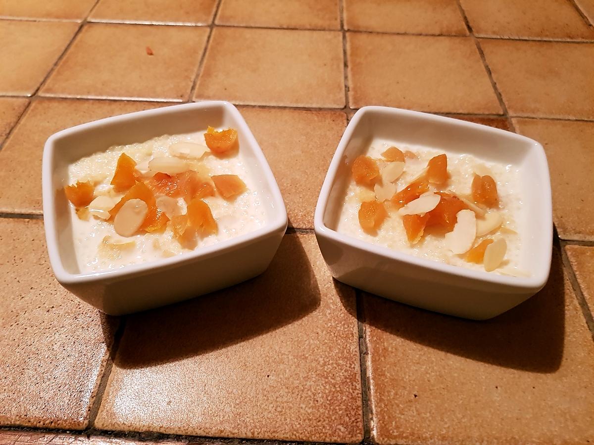 recette Semoule au lait aux abricots et aux amandes