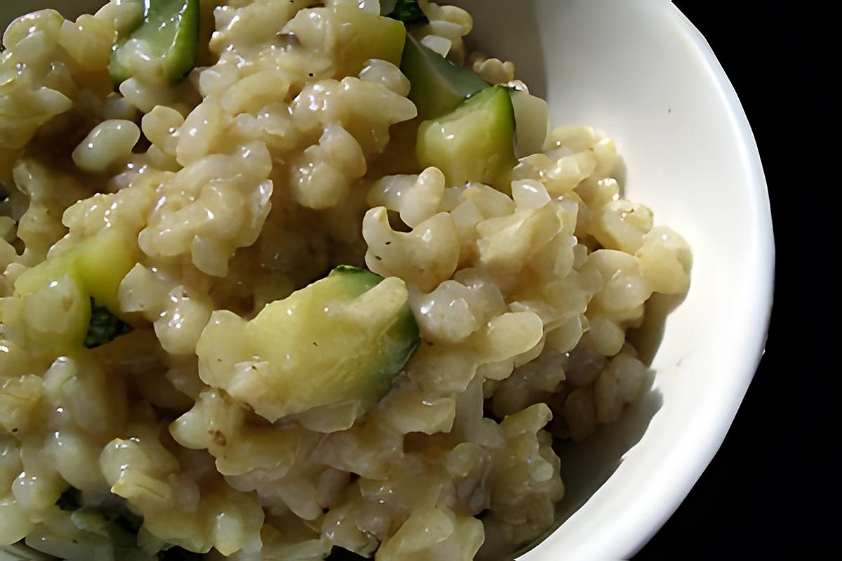 recette Risotto allégé au riz complet, courgettes, poivrons & parmesan