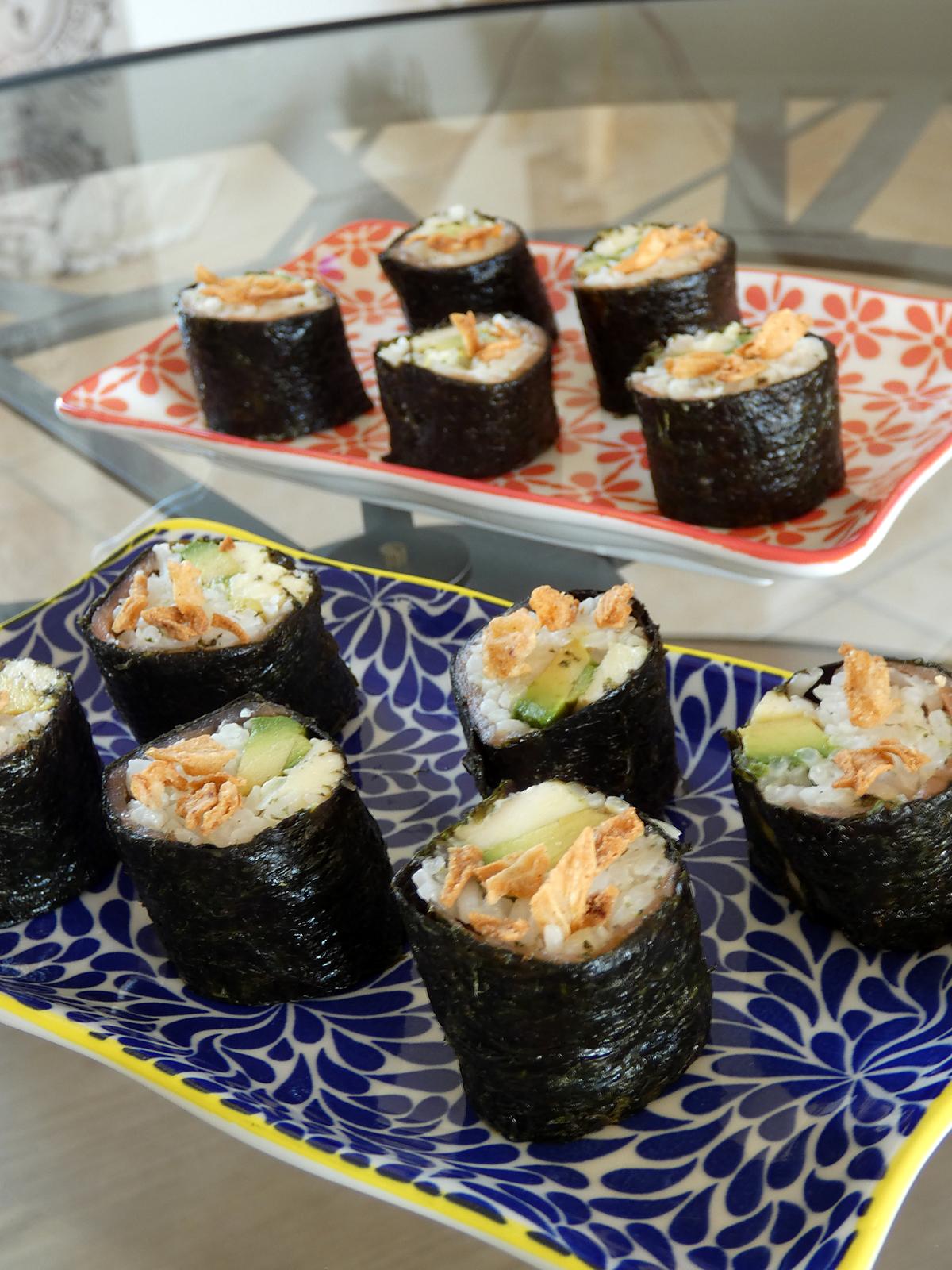 recette Makis saumon-avocat et oignons frits