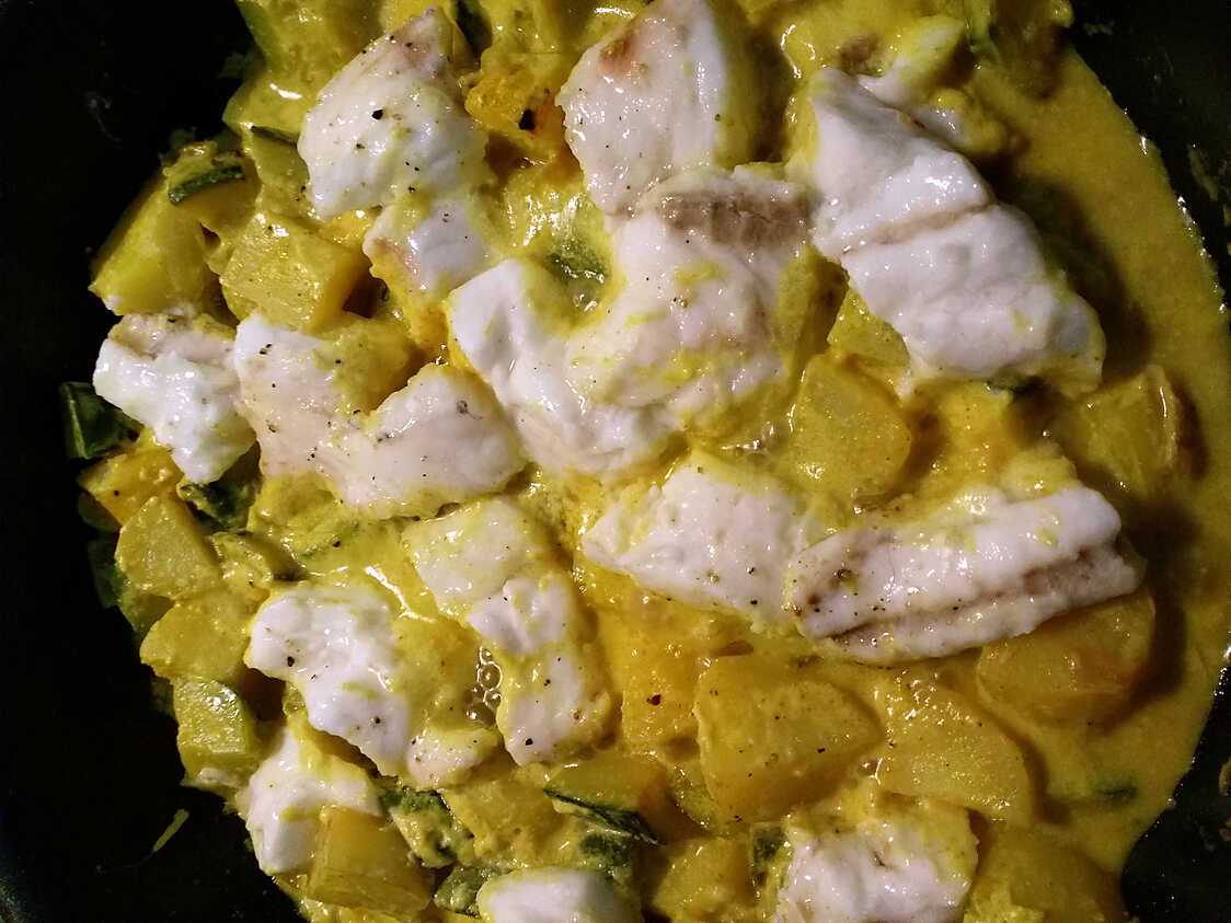 Curry de poisson au lait de coco