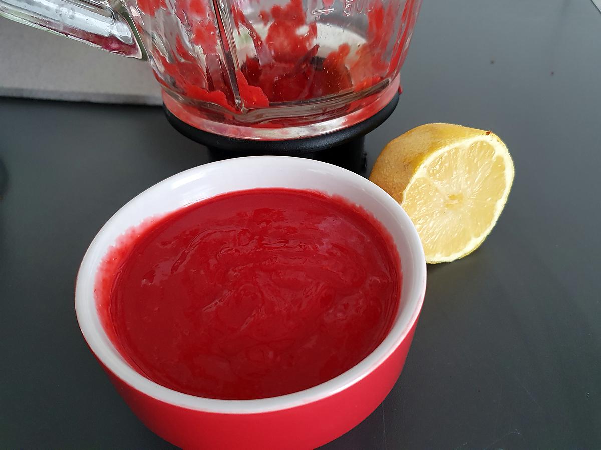 recette Panna Cotta à la vanille, coulis de framboises