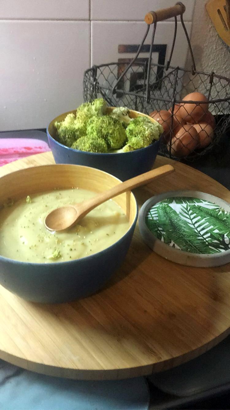 recette Soupe de pieds de brocolis au fromage blanc