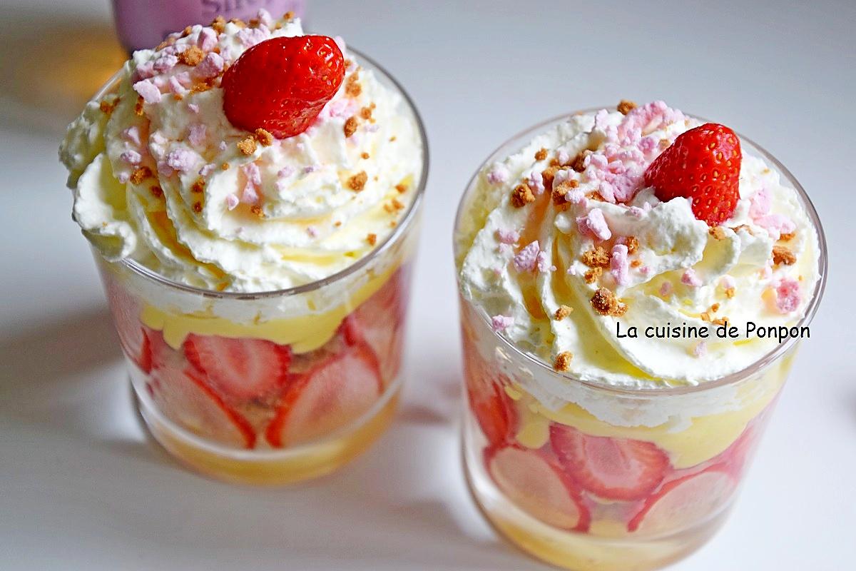 recette Verrine de fraises à la crème anisée et spéculoos