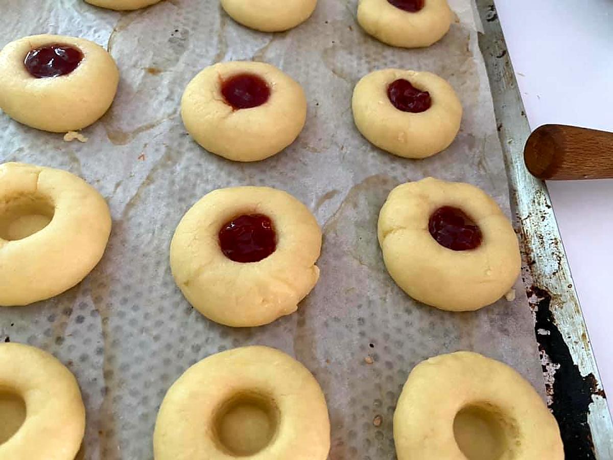 recette BISCUITS A LA CONFITURE