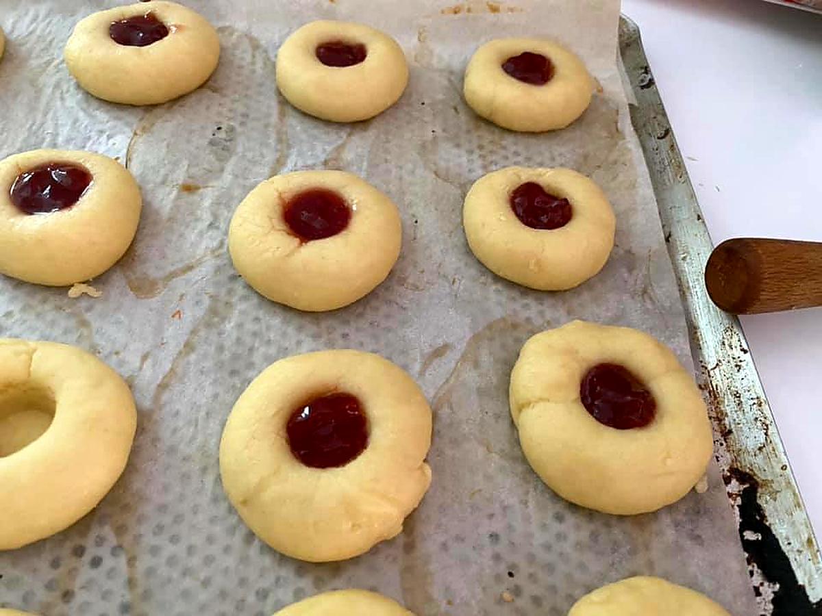 recette BISCUITS A LA CONFITURE