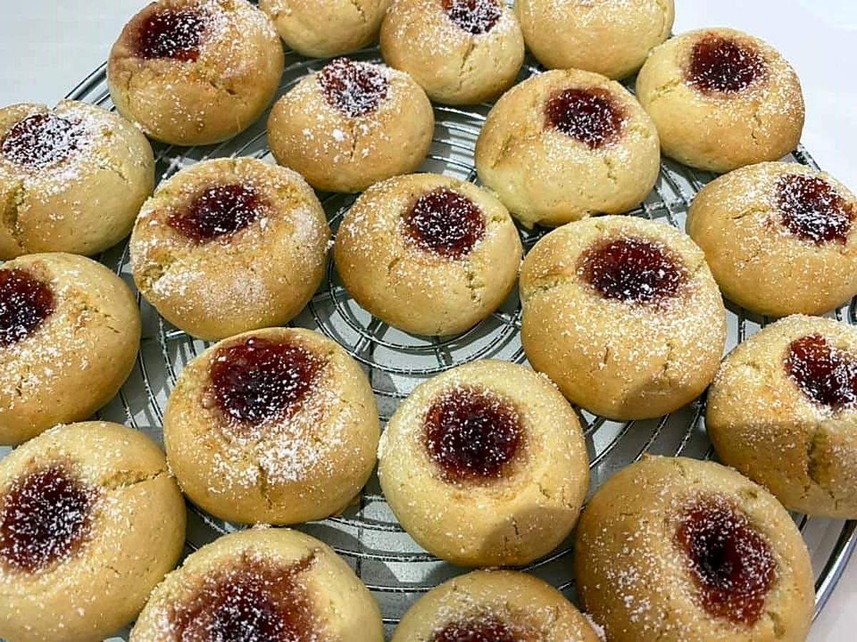 recette BISCUITS A LA CONFITURE