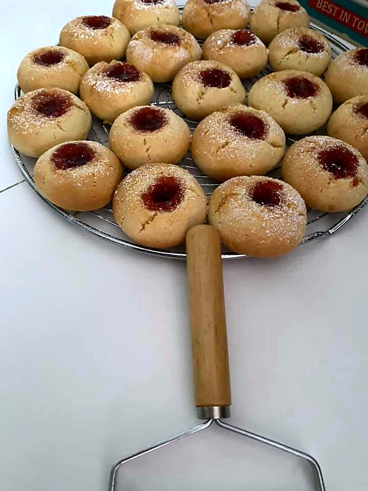 recette BISCUITS A LA CONFITURE