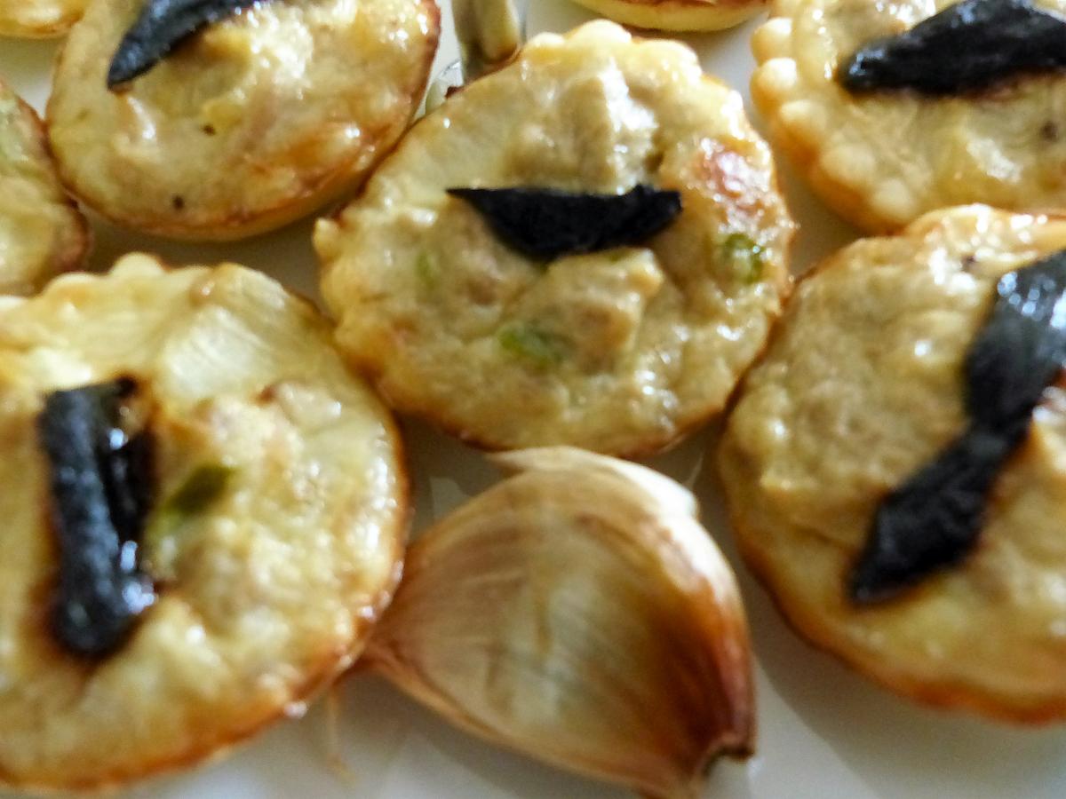 recette Mini quiches au thon lait de coco et ail noir