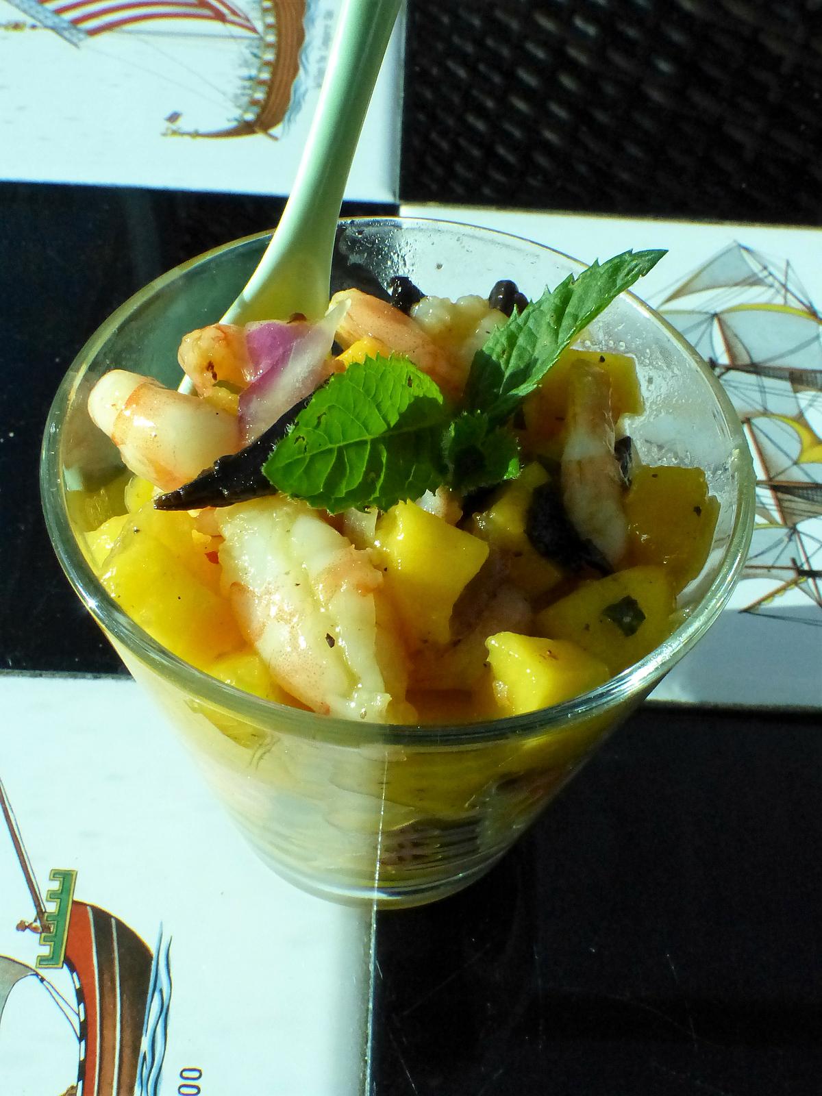 recette Verrines de crevettes mangue et ail noir