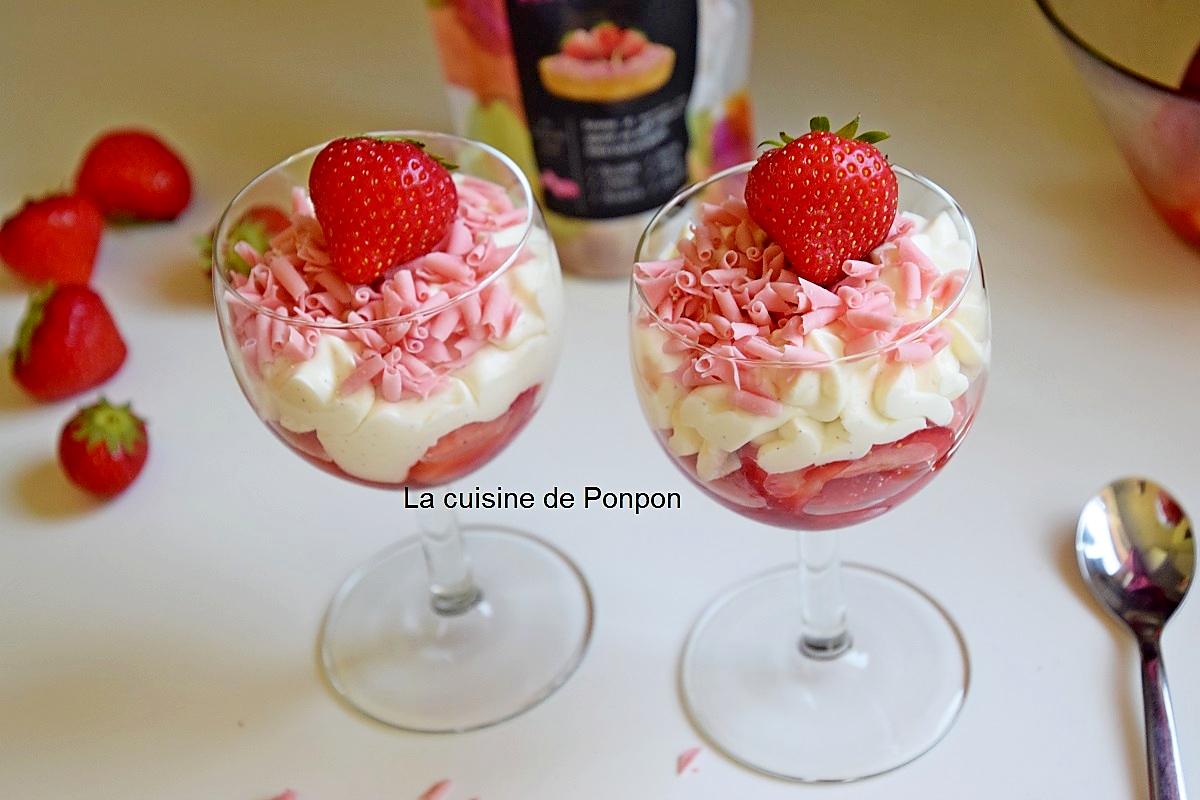 recette Verrine de fraises au sirop de gingembre et ganache blanche