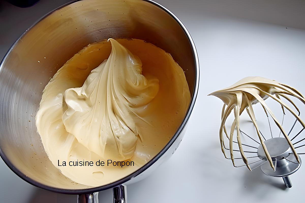 recette Chantilly hyper légère, sans matière grasse, avec de l'eau et du café!! Vegan