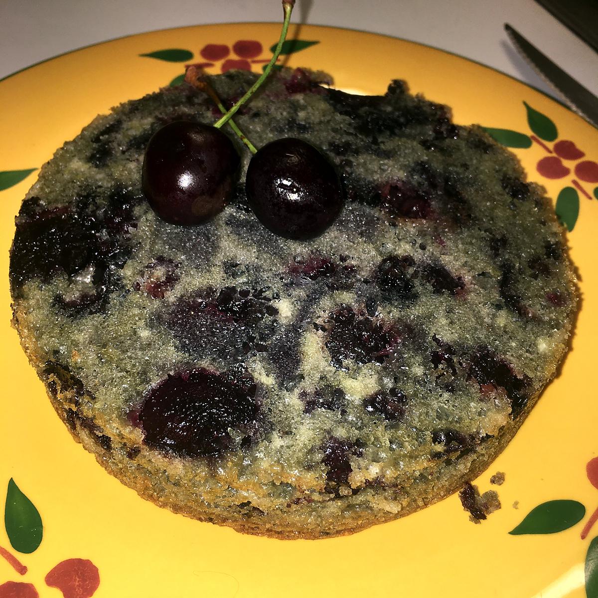 recette Gâteau a la mûre sauvage et aux cerises