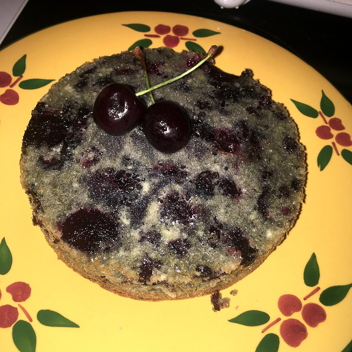 recette Gâteau a la mûre sauvage et aux cerises