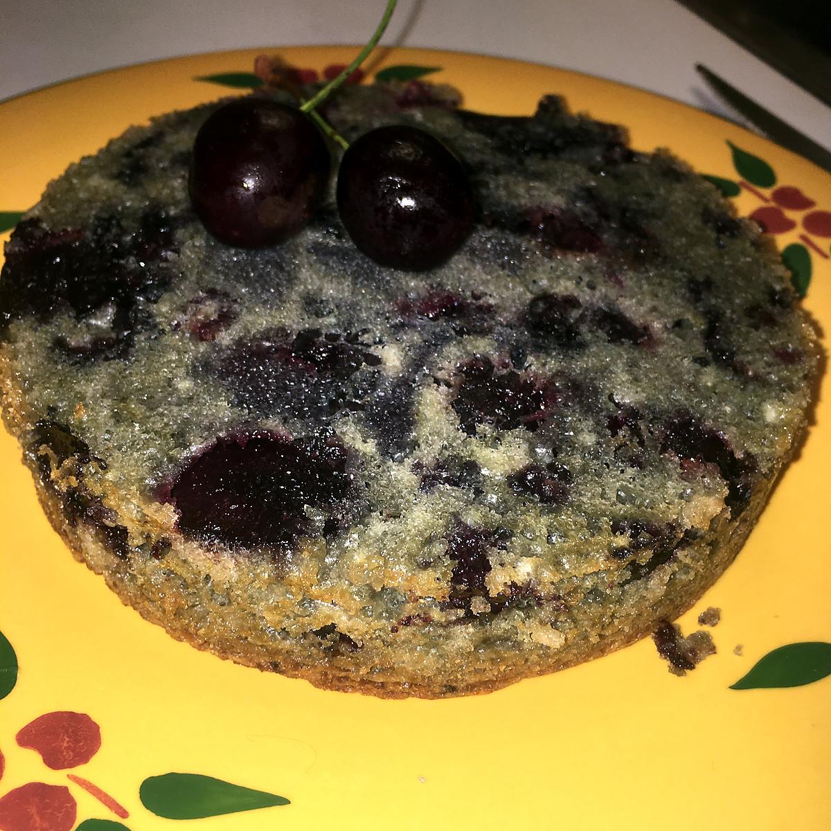 recette Gâteau a la mûre sauvage et aux cerises