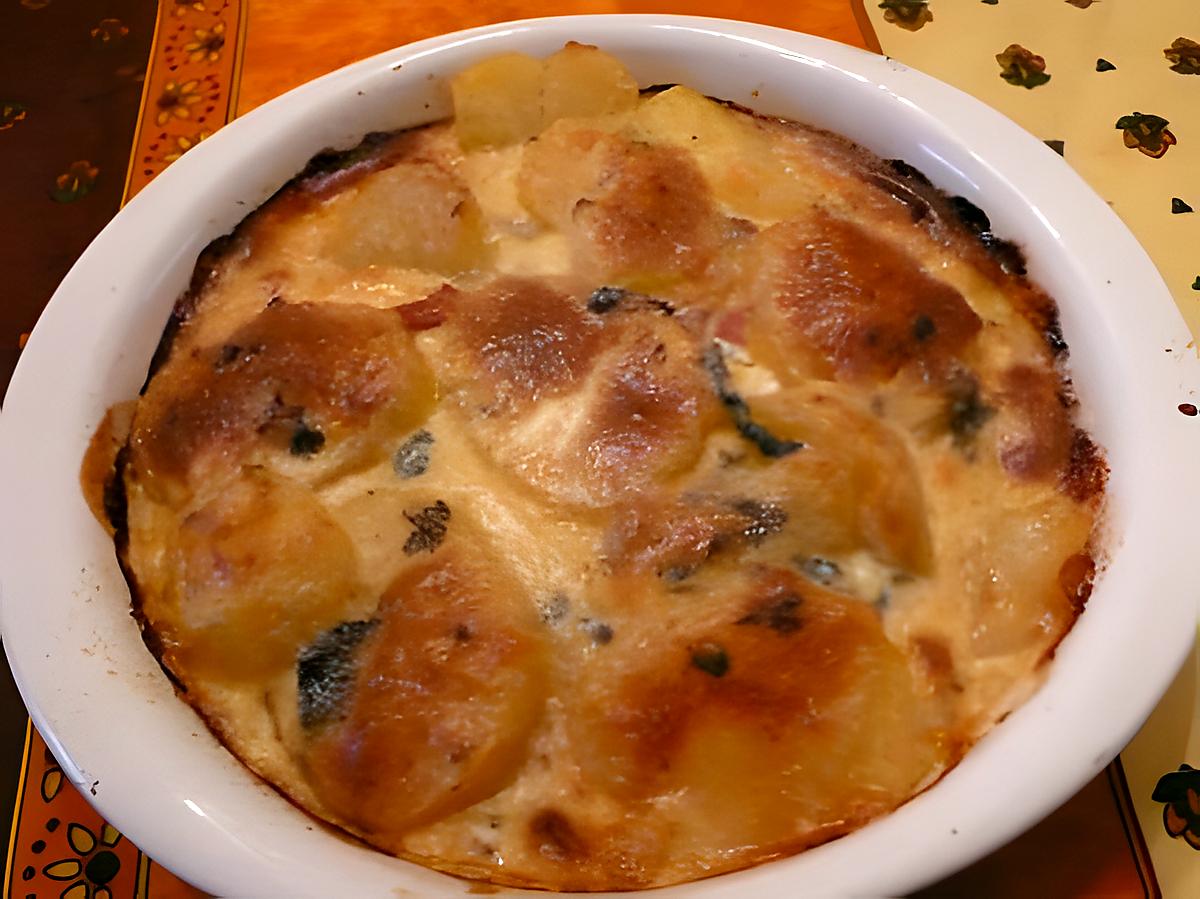 recette gratin de pommes de terre au bleue d'auvergne et lardons