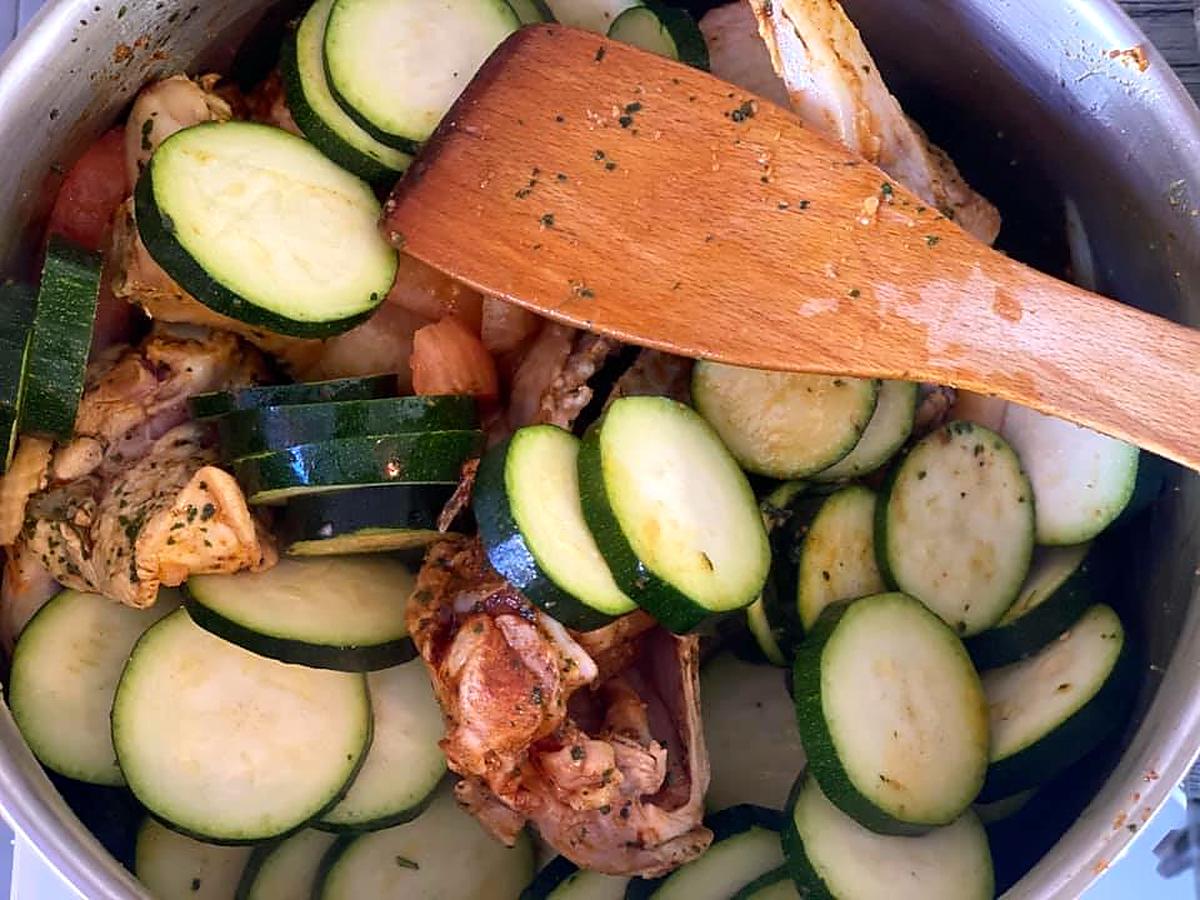 recette POULET AUX COURGETTES FAÇON TAJINE