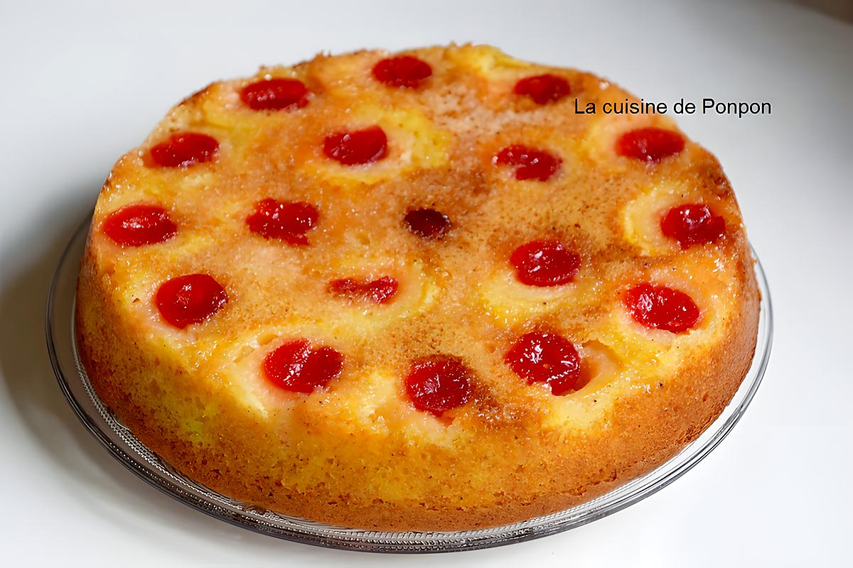 recette Gâteau yaourt aux petites pêches et cerises confites