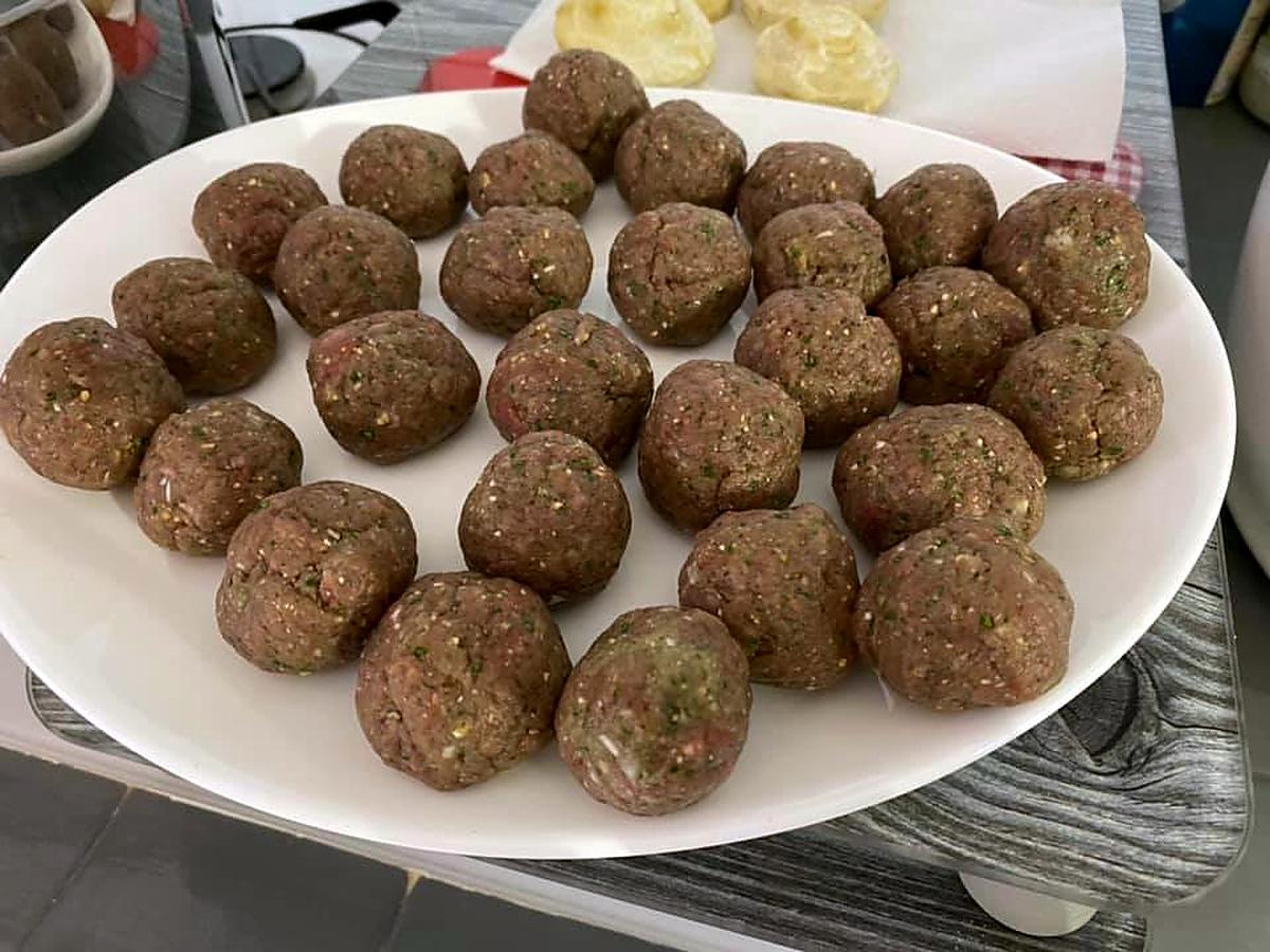 recette BOULETTES, FONDS D'ARTICHAUTS ET PETITS POIS