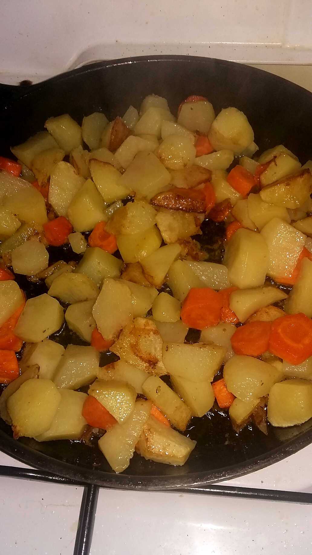 Recette de Poêlée de pommes de terre carottes pommes Chayottes