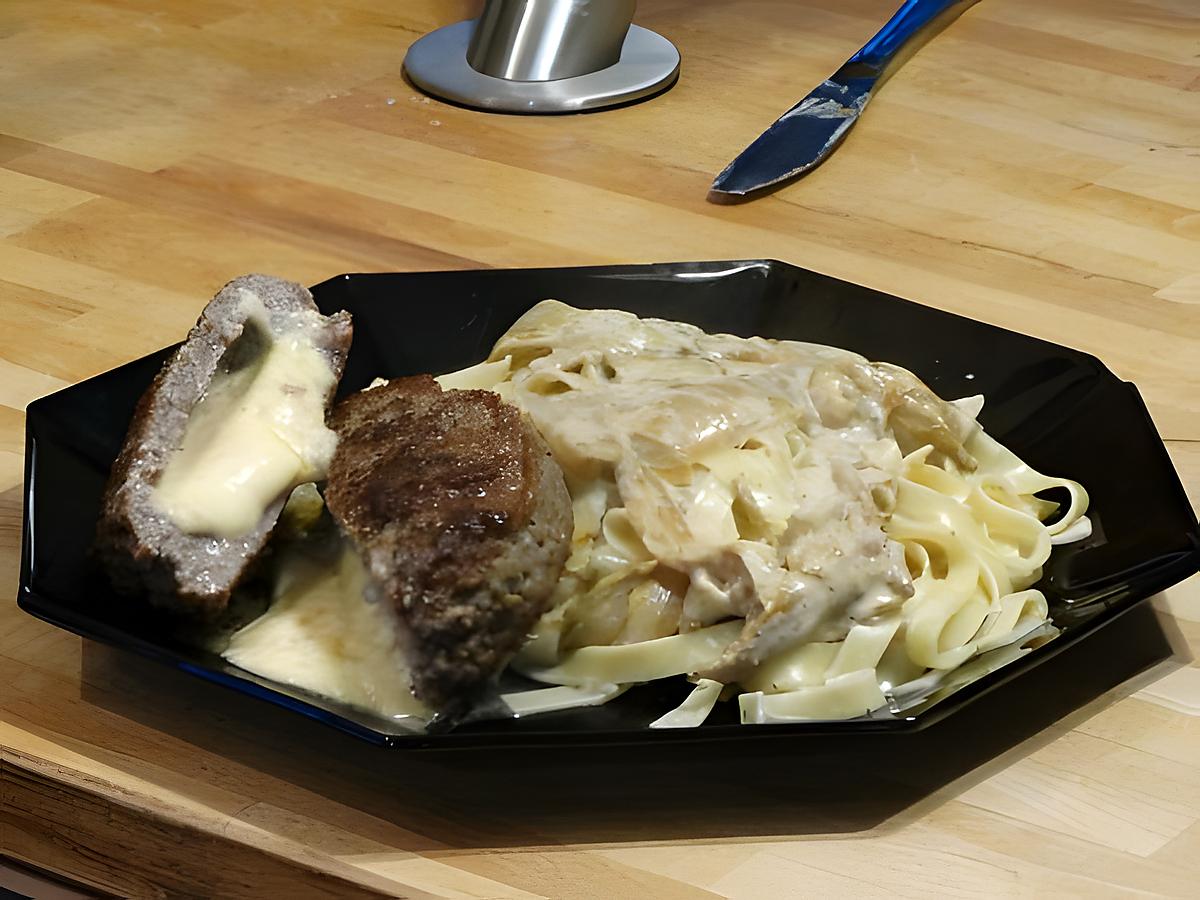 recette Burger au Vieux Bruges,  Tagliatelles Sauce Chicons - Ail et Fines Herbes