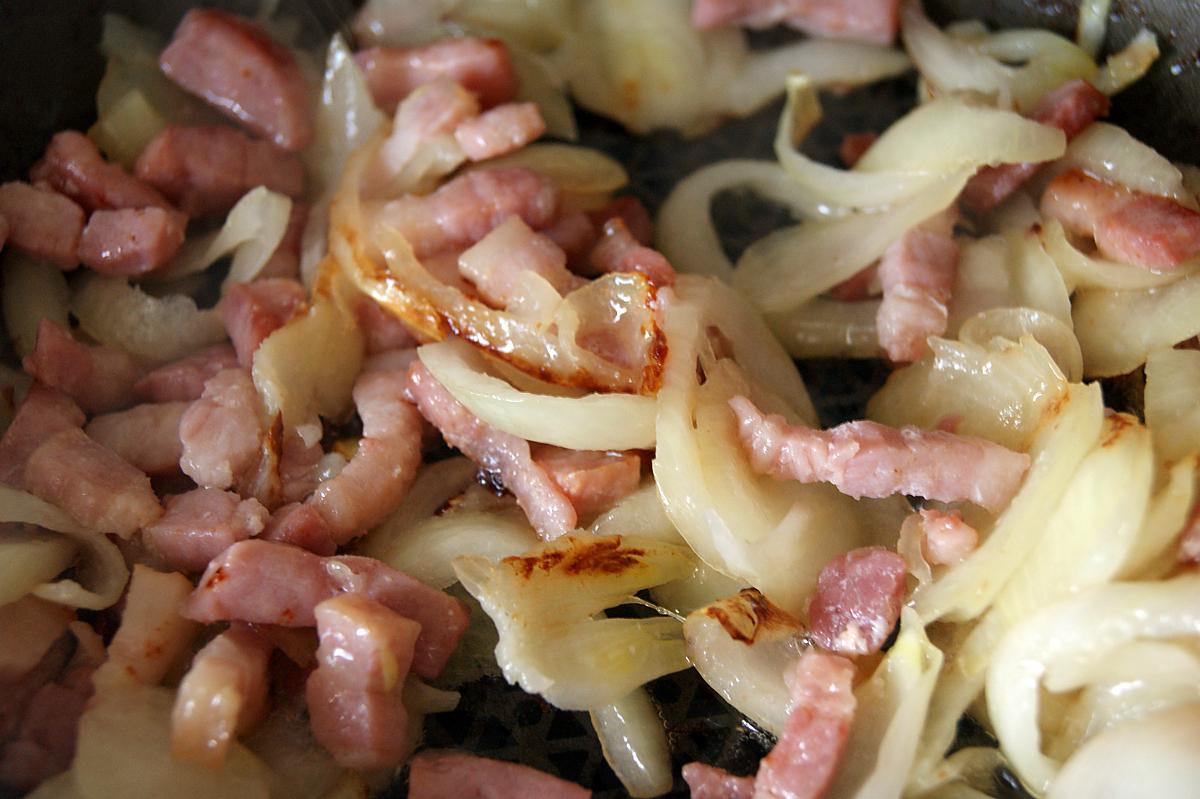 recette Reblochon en croute, lardons, oignons, pommes de terre.