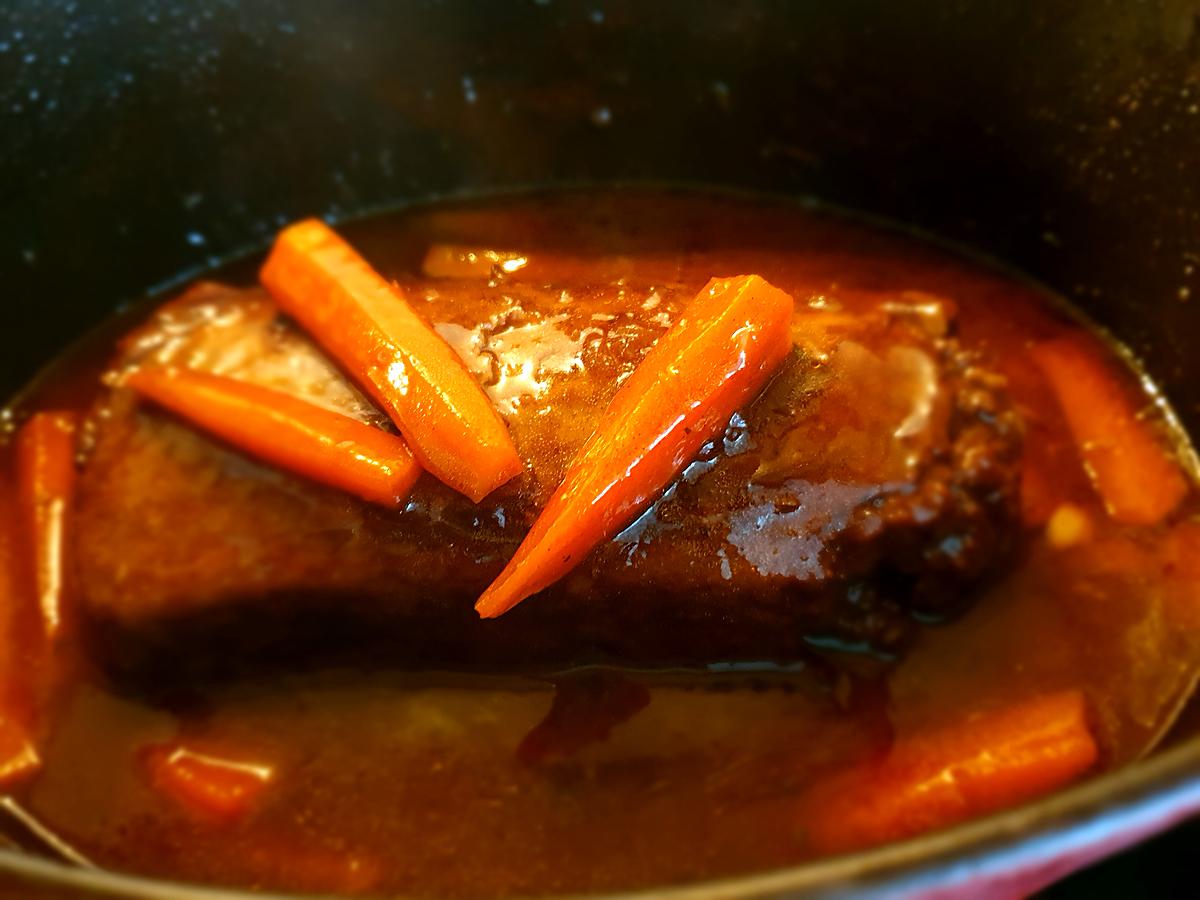 recette Rôti haché  carottes et  sa sauce (pain de viande )