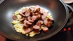 recette Wok de saucisses de Lorraine et chou de Milan