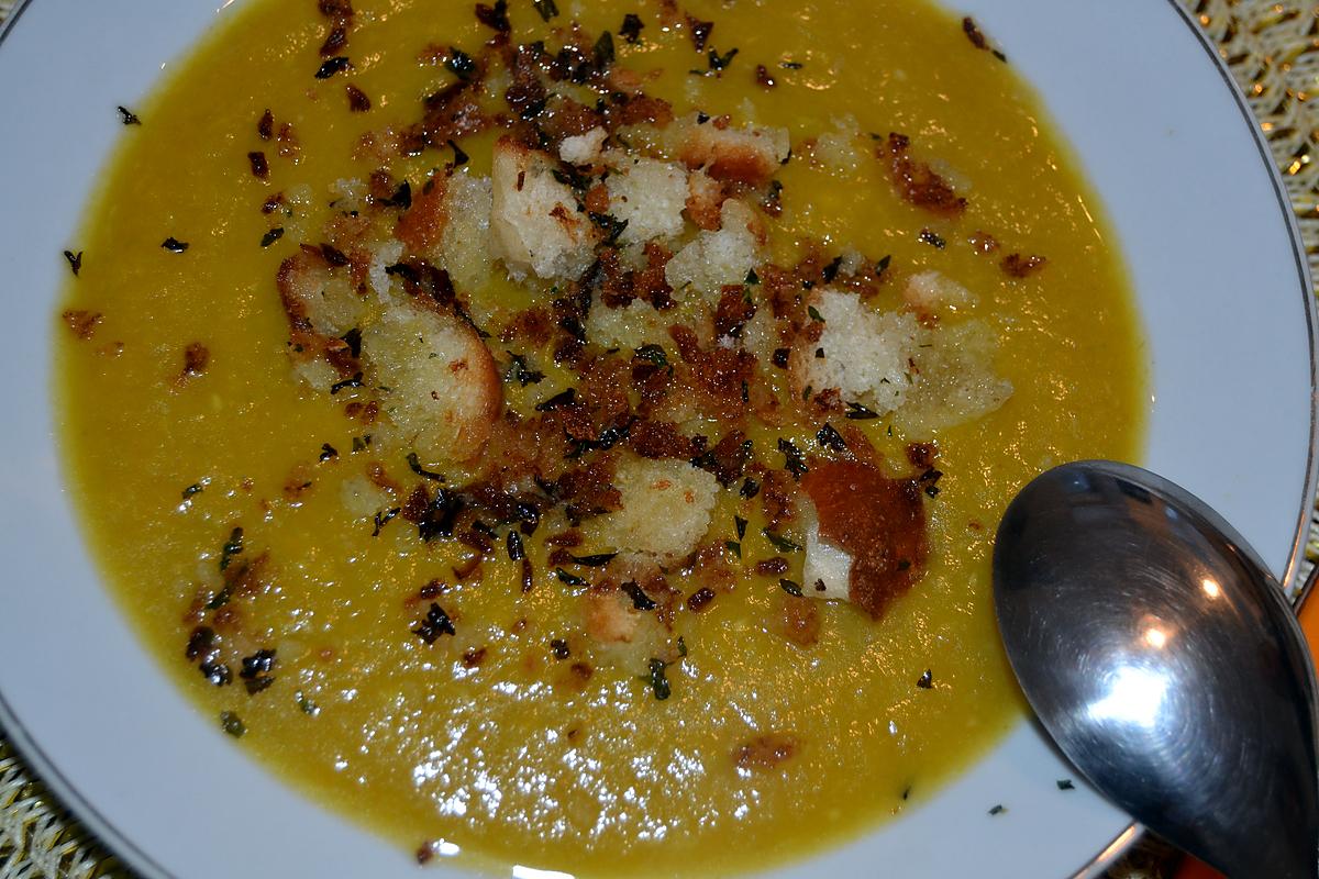 recette Soupe d'Emma ( aux croutons persillé )