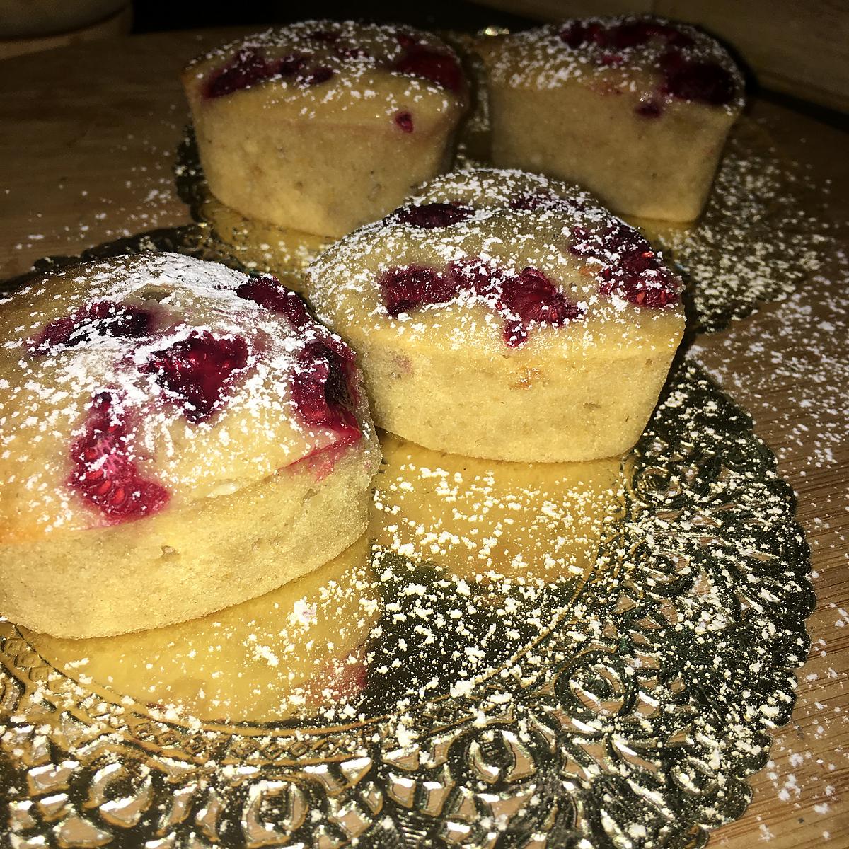 recette Gâteau au chocolat blanc, framboise et compote de pomme