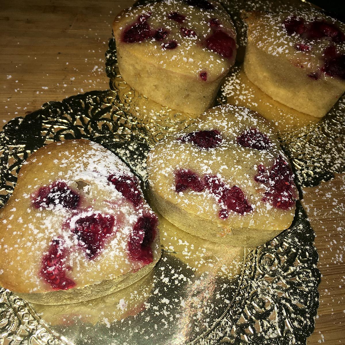 recette Gâteau au chocolat blanc, framboise et compote de pomme