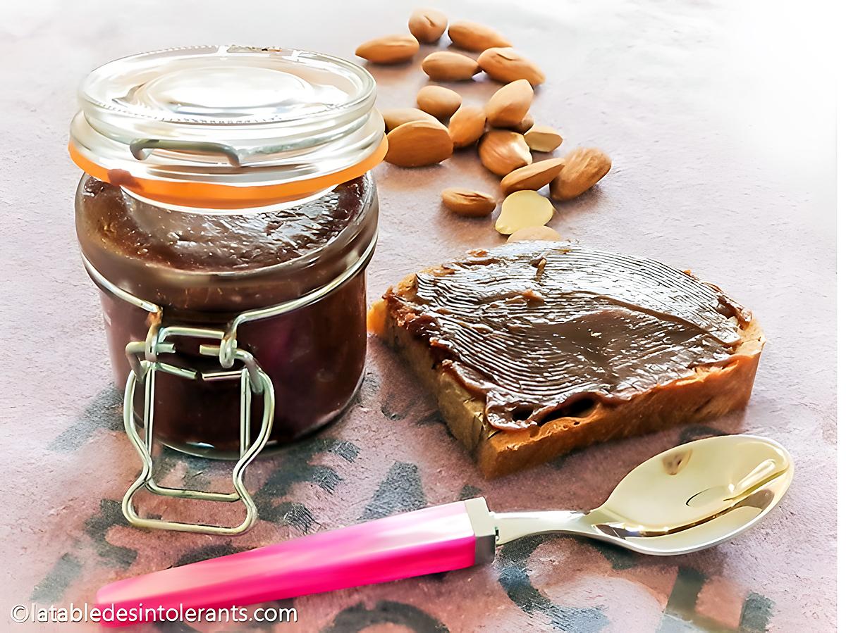 recette PÂTE À TARTINER CHOCOLAT PISTACHE sans gluten, sans lait, avec ou sans sucre