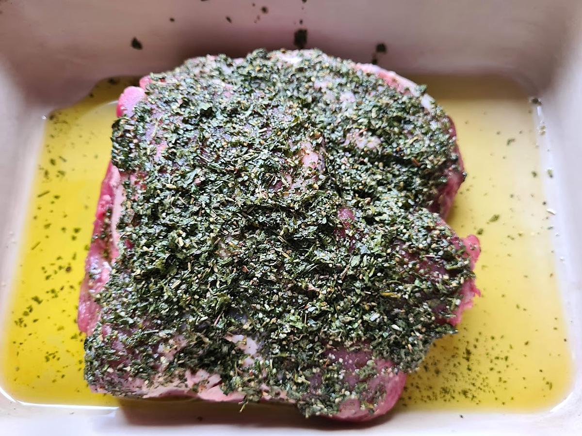 recette épaule d'agneau rôtie aux herbes