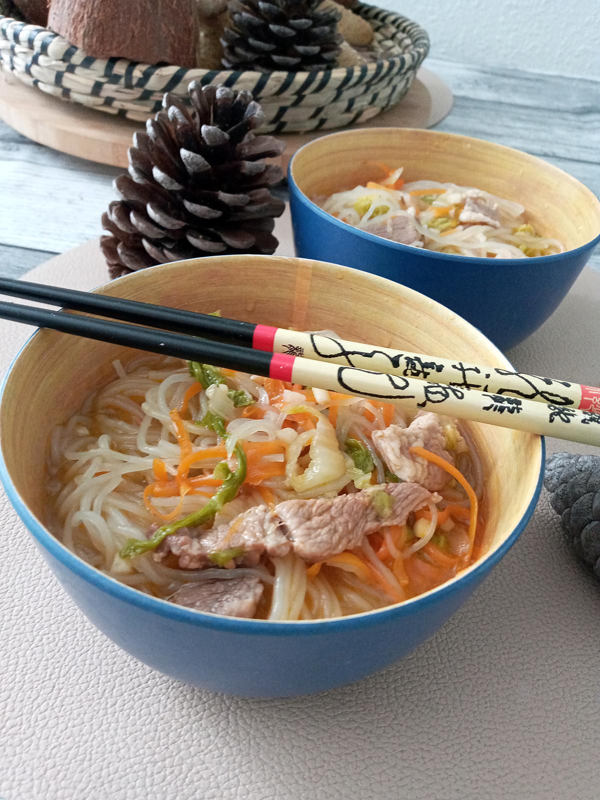 recette Soupe de nouilles au chou chinois et au porc