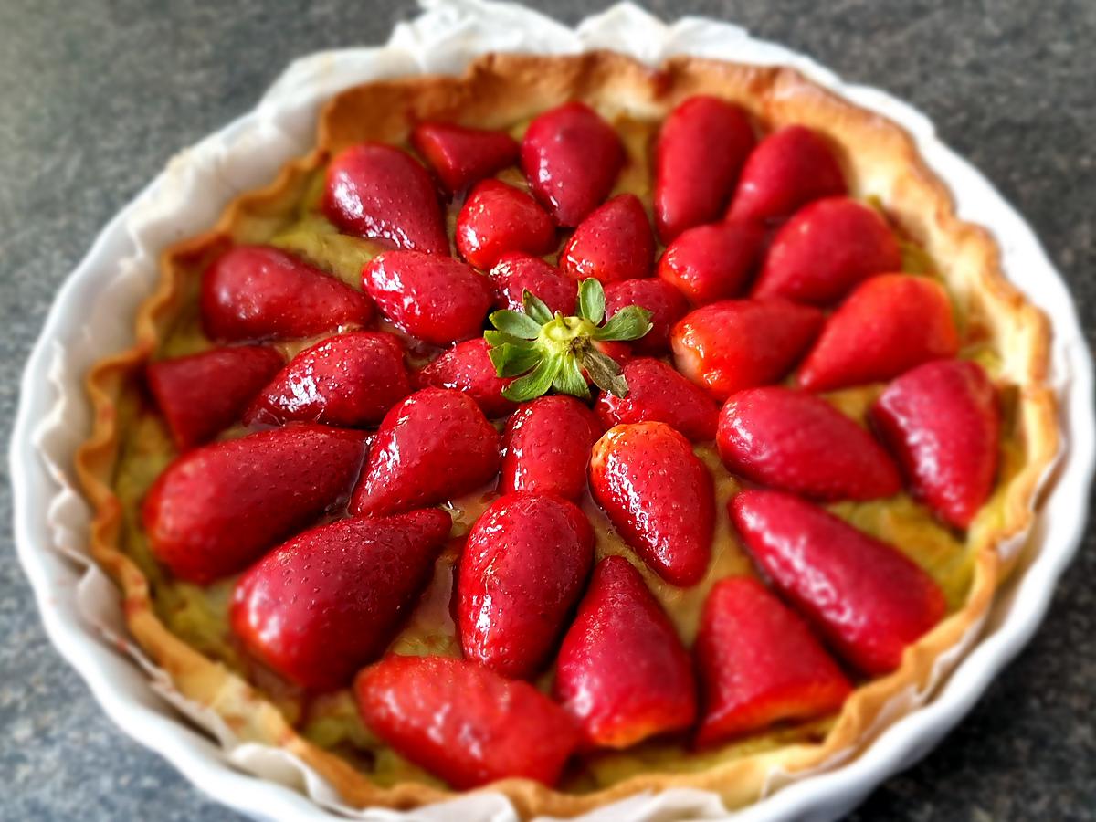 recette Tarte aux fraises sur compote rhubarbe