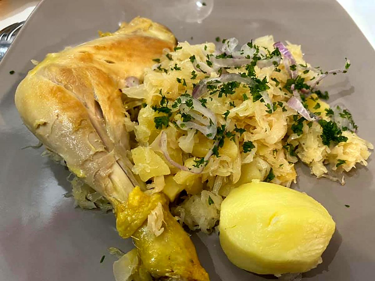 recette CUISSES DE POULET à la POMME et à la CHOUCROUTE