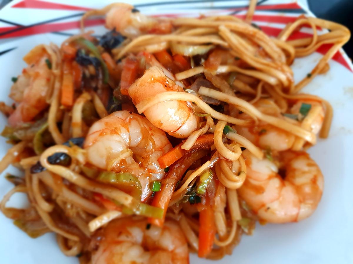 Recette du sauté de crevettes et pâtes chinoises au macis – L'île aux épices