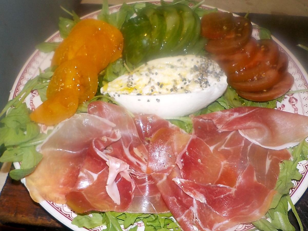 recette Salade roquette,burrata pugliese,jambon de parme,tomates