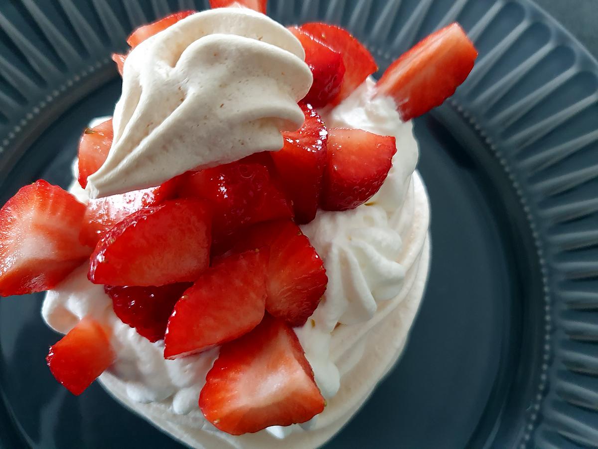 recette Pavlova aux fraises (Sur cette base d’autres fruits sont possibles)
