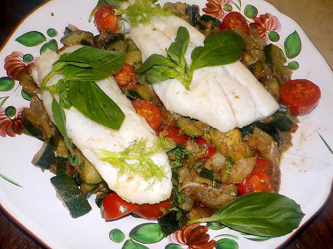 Recette de Filet de merlu cuit a l unilatéral poelée de légumes du marché