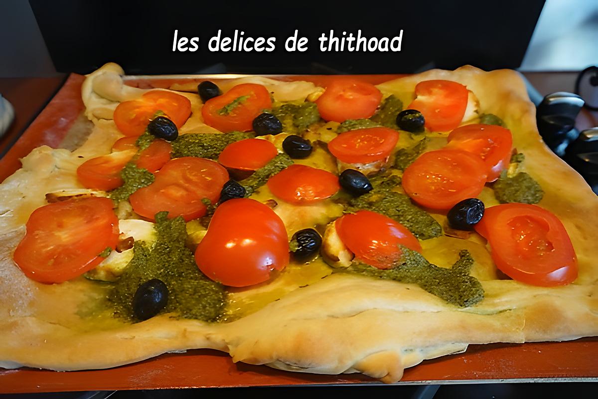 recette pizza au pesto et tomates