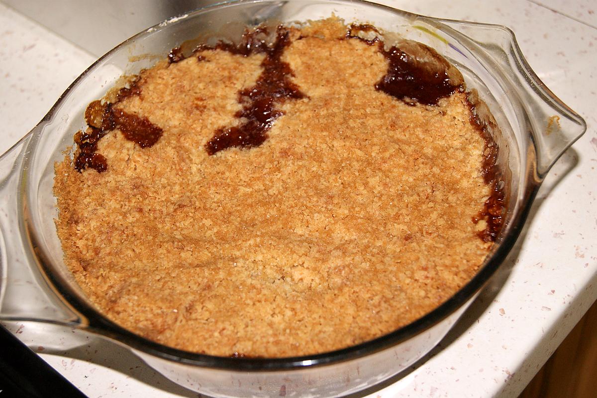 recette Crumble aux pommes et aux myrtilles, au calvados.