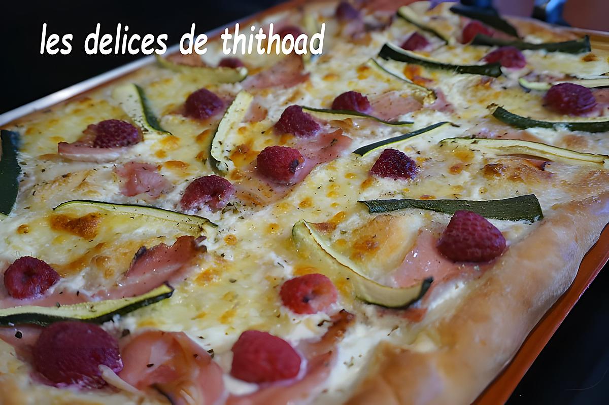 recette pizza, courgettes, mozzarella et framboises