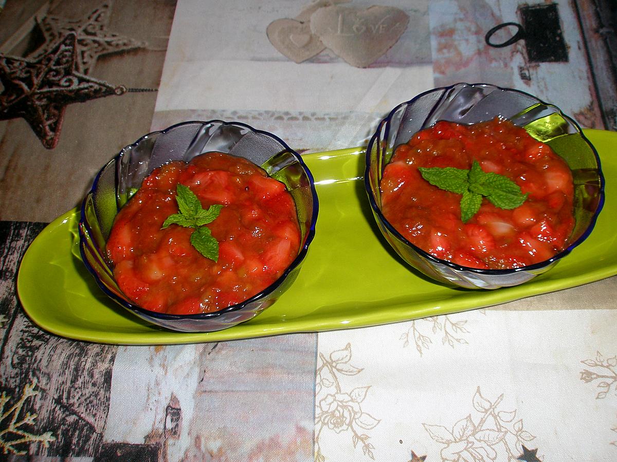 recette Verrine de rhubarbe fraise aux graines de chia et lait de coco