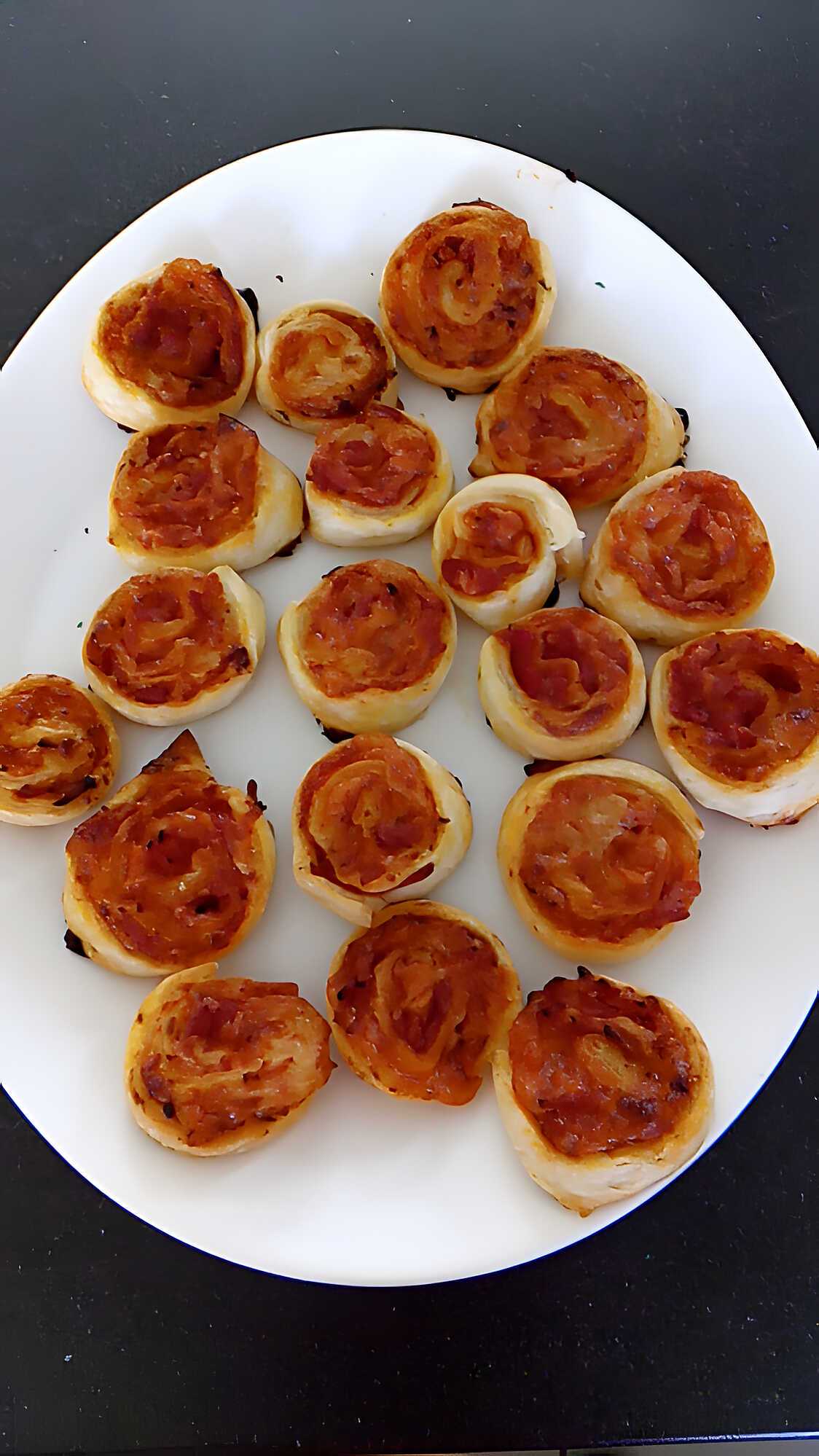 Recette de Roulé feuilleté sauce tomate jambon blanc fumé