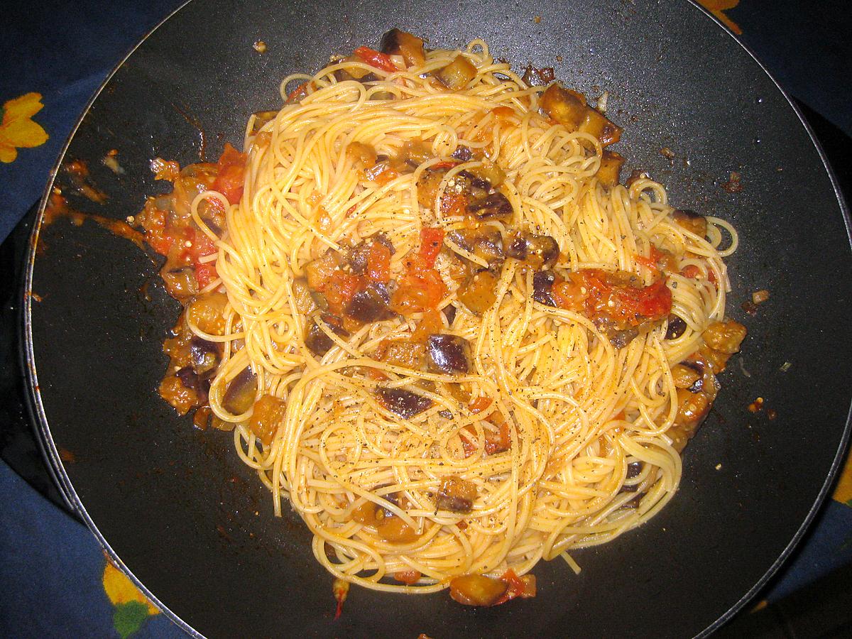 recette Pâtes aux aubergines, tomates et mozzarella