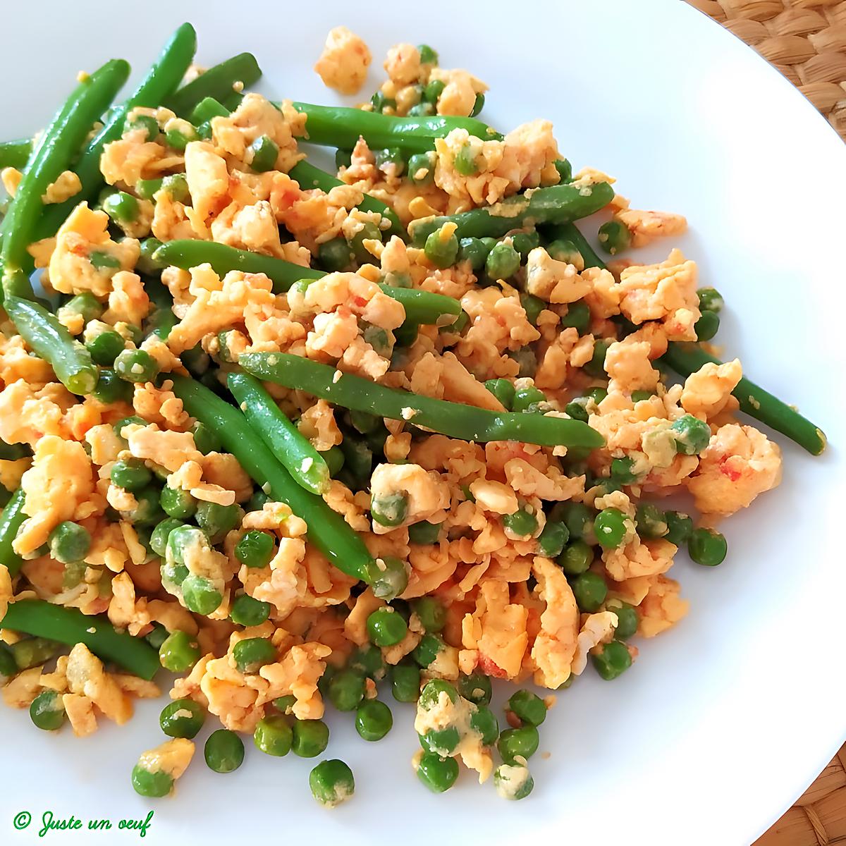 recette Oeufs brouillés arrabiata aux légumes verts